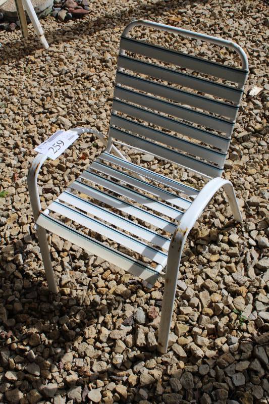 lot 259 image: Lot of (4) Patio Chairs