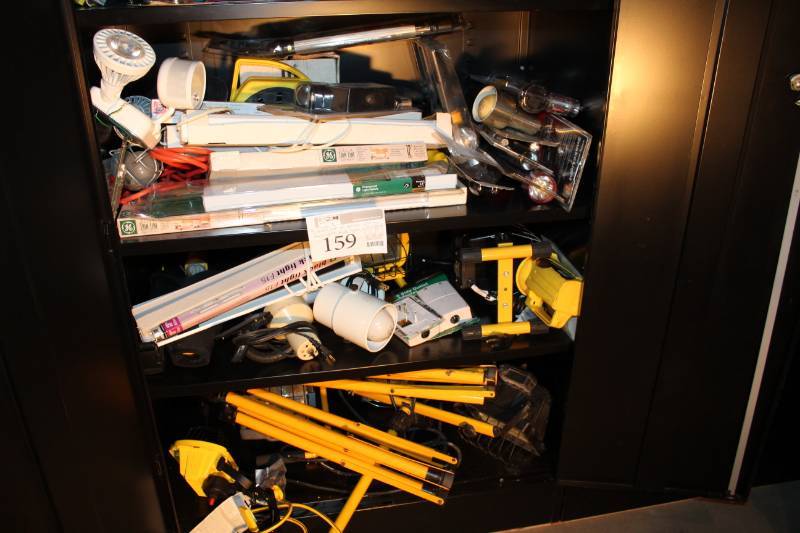 lot 159 image: Lighting, Flashlights, Track Lighting, Work Lights