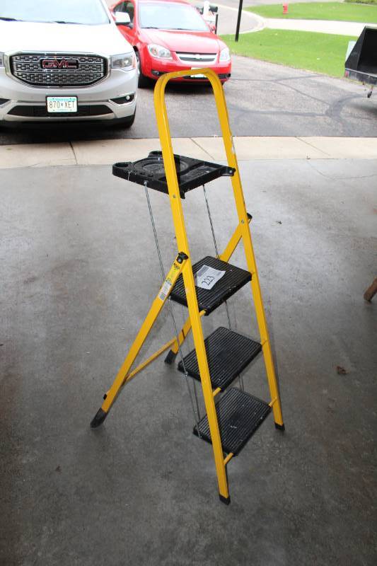 lot 223 image: 3ft. Utility Step Ladder