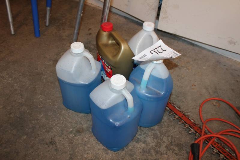 lot 220 image: Peak Antifreeze, Windshield Fluid