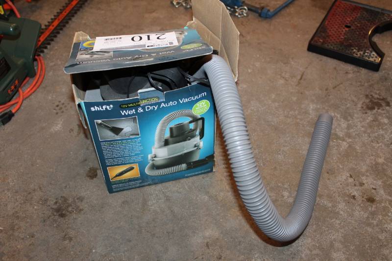 lot 210 image: Shift Wet & Dry Auto Vacuum