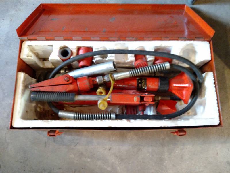 lot 23 image: 4 Ton Porta-Power...
