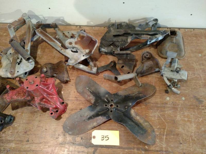 lot 35 image: Asstd 1955-57 Chevy Parts...