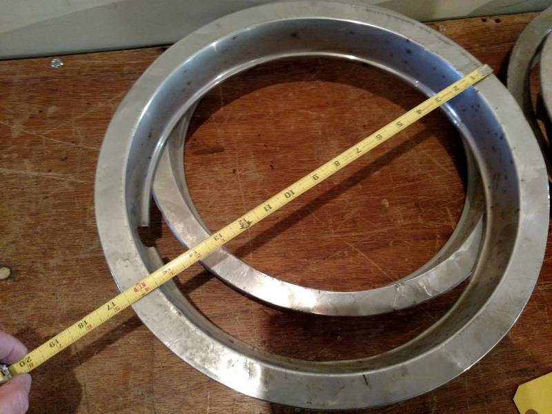 lot 39 image: (4) Volvo Beauty Rings...