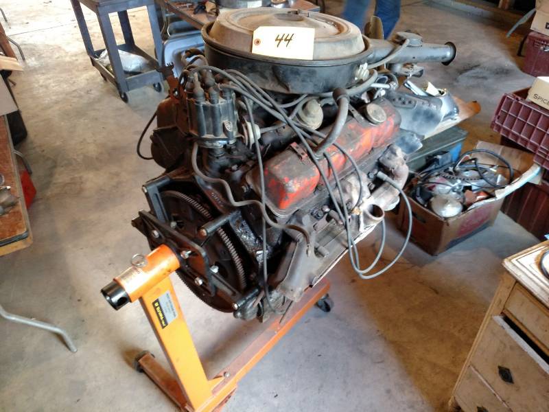 lot 44 image: 1973 Chevy SB 350 Engine, 4bbl, Fro...