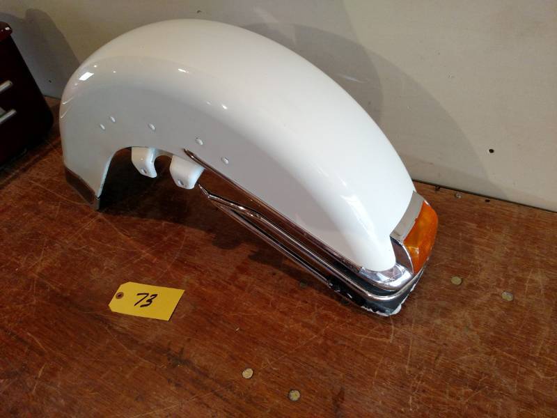 lot 73 image: Harley Davidson Twin Cam Front Fend...