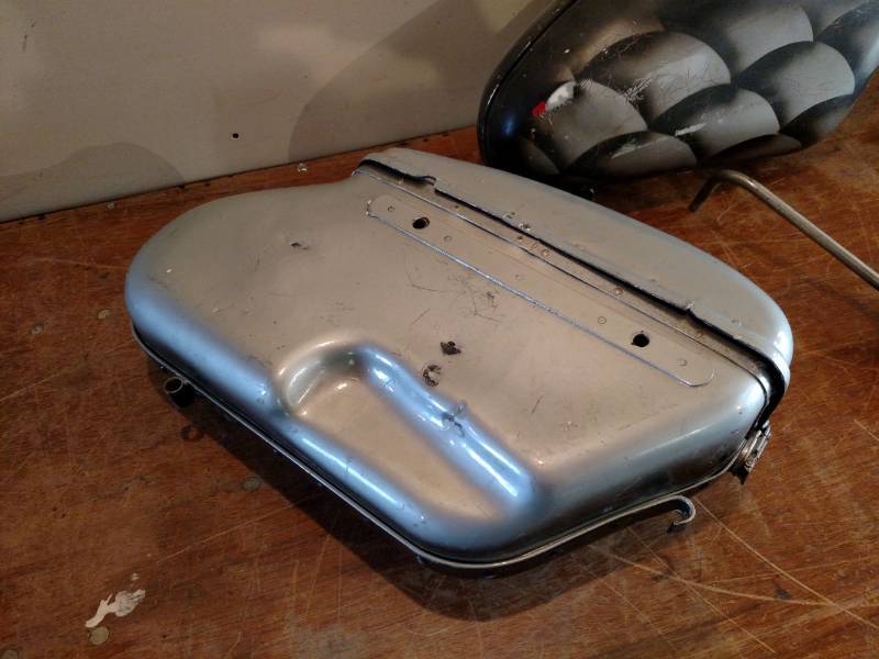 lot 75 image: Harley Davidson Bubble Style Saddle...