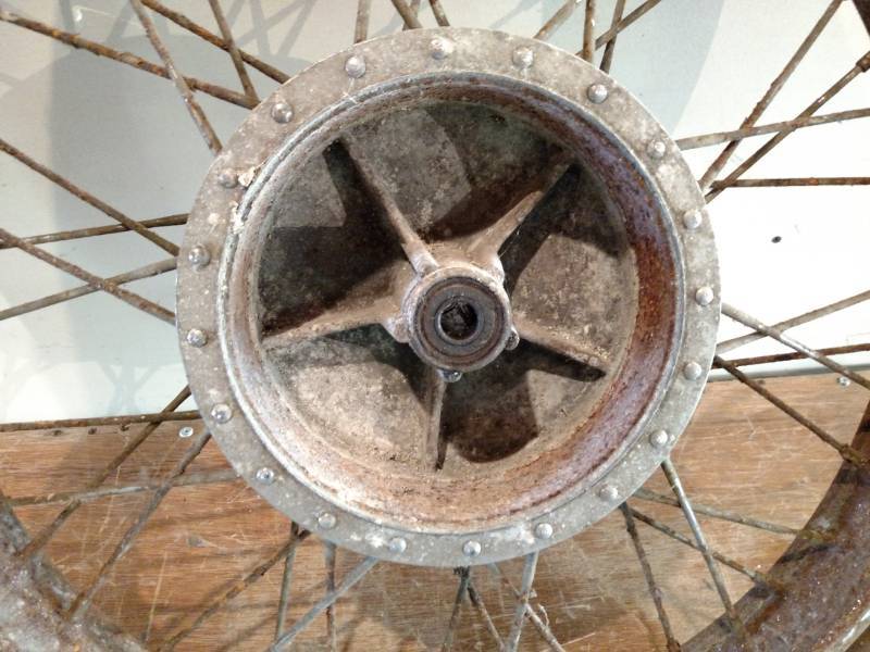 lot 81 image: Harley Davidson 21 Rim with Drum B...