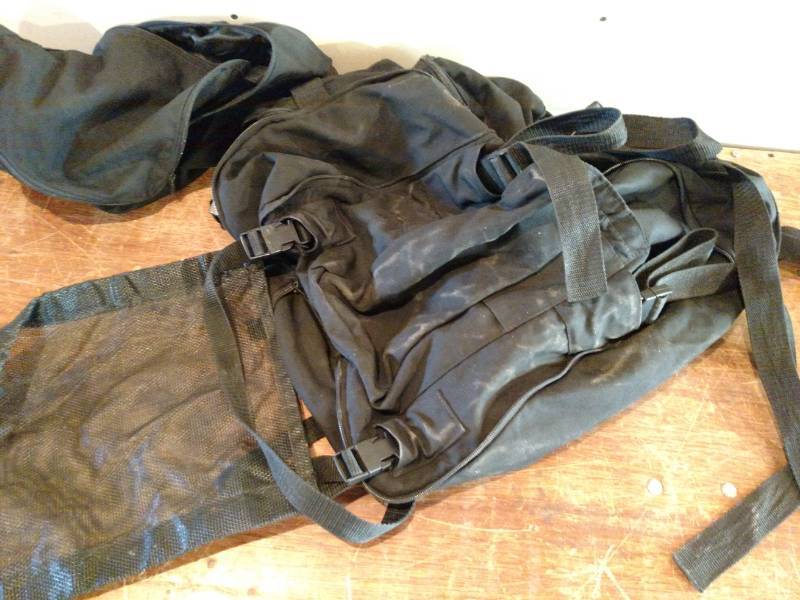 lot 89 image: T-Bag...
