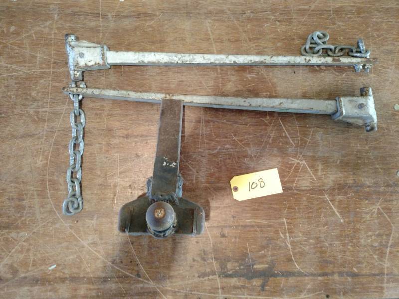 lot 108 image: StabilizerCompensator Hitch...