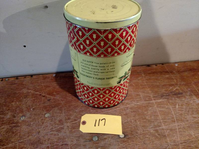 lot 117 image: Old Dutch Potato Chip Tin...