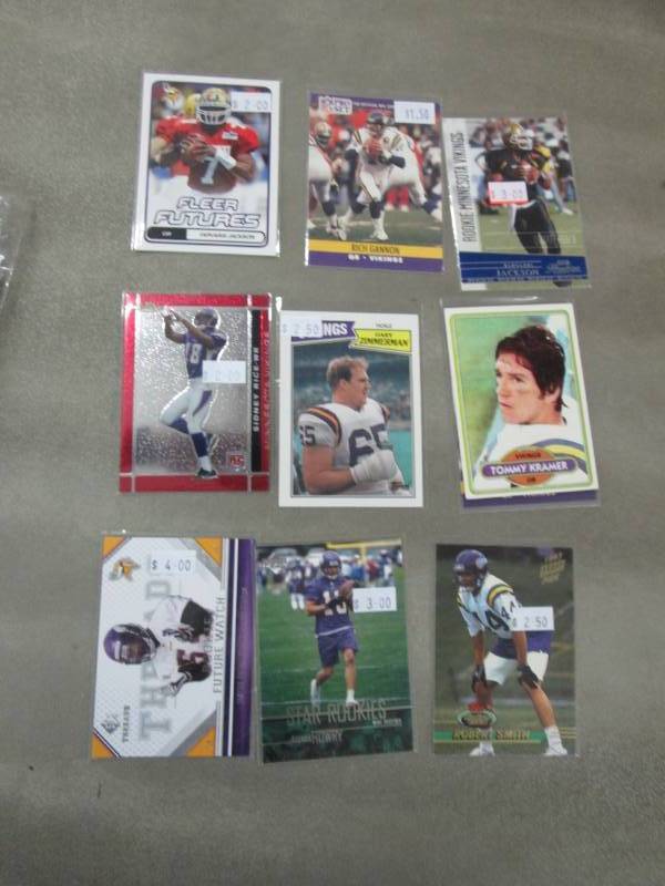 lot 30 image: 25 Minnesota Vikings Rookie Cards...