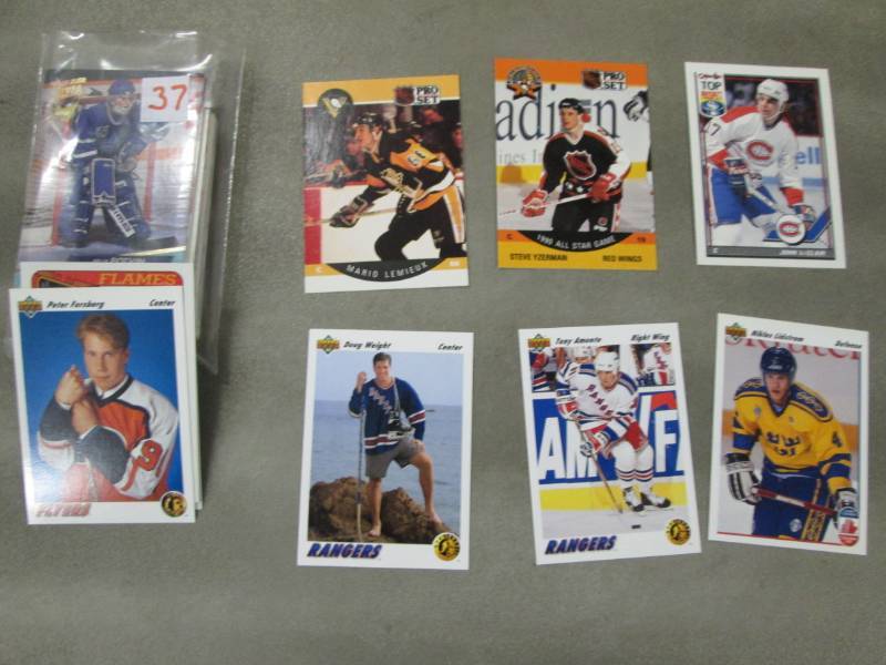 lot 37 image: 50 Hockey Star Cards...