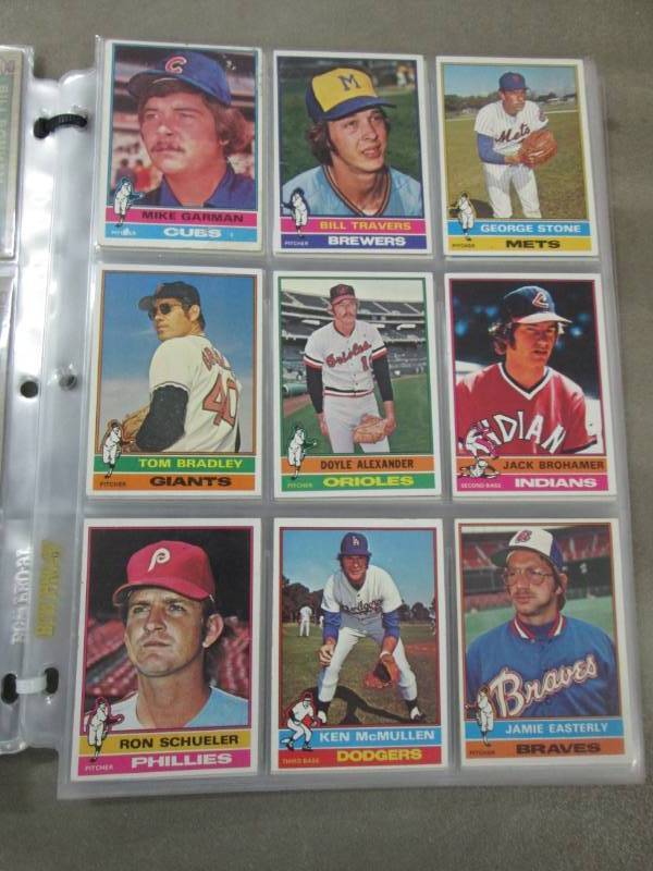 lot 41 image: 1976 Topps Baseball Cards...