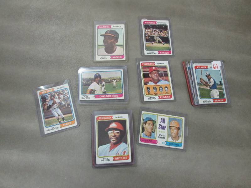 lot 61 image: 1974 Topps Baseball Cards...