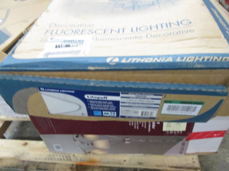 lot 315 image: Lithonia Lighting 4-Light White Flu...