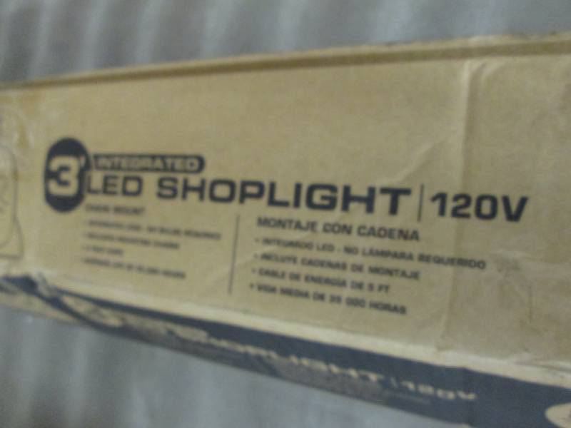 lot 346 image: Lithonia Lighting 2.8 ft. 34-Watt W...