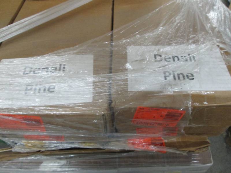lot 187 image: 6 Cases of Home Decorators Collecti...