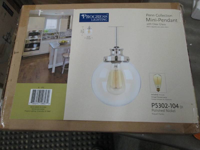 lot 254 image: Progress Lighting Penn 6.88 in. 1-L...