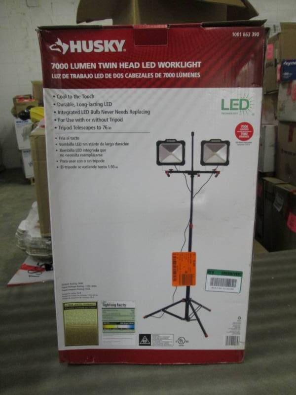 lot 289 image: Husky 7000-Lumen Twin-Head LED Work...