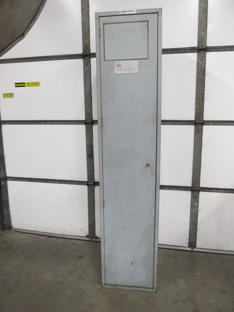 lot 44 image: Large Vintage Metal Locker