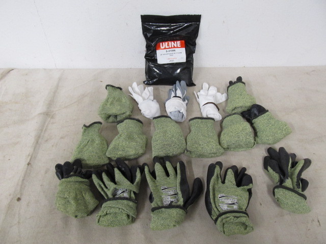 lot 51 image: Large Lot of BRAND NEW Work Gloves