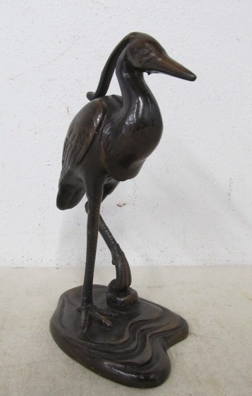 lot 130 image: Vintage Cast Metal Bird Statue