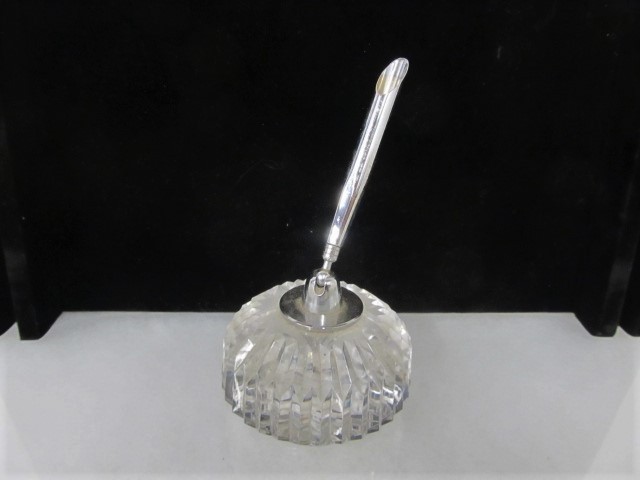 lot 132 image: Signed WATERFORD Crystal Pen Holder