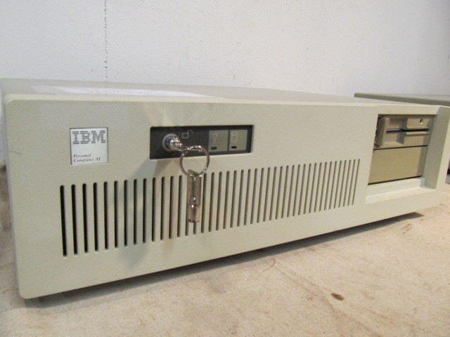 lot 6 image: Vintage IBM 1984 AT Personal Computer