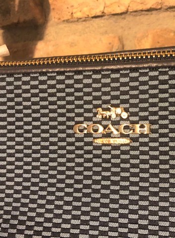 lot 8 image: Brand New Genuine COACH Purse