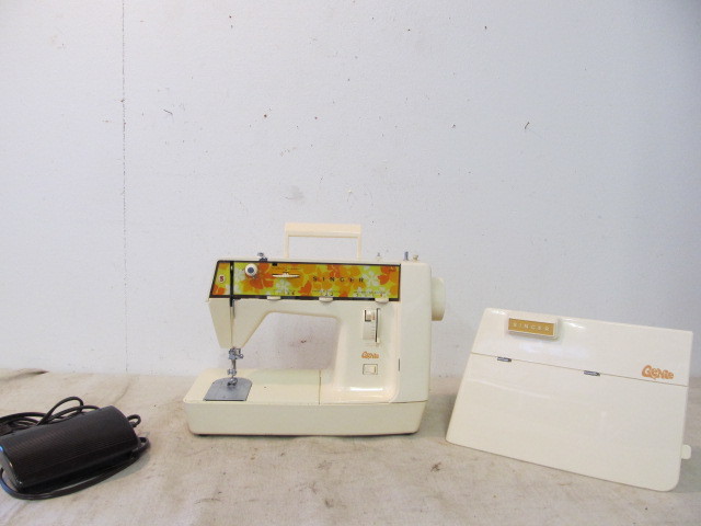lot 172 image: Working Vintage Retro SINGER GENIE Sewing Machine