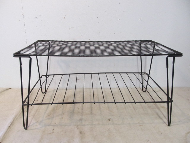 lot 173 image: Vintage Mid Century Black Metal Hairpin Table