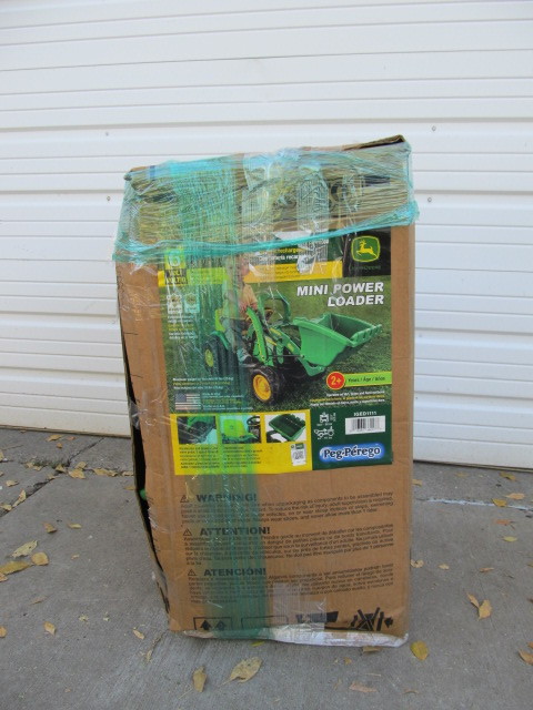 lot 185 image: John Deere Childs Ride-On Toy