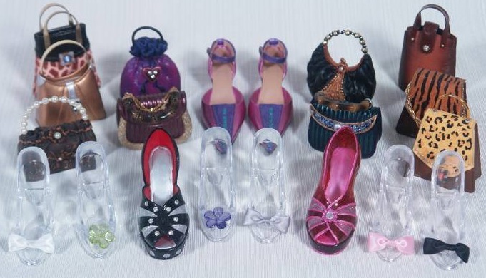 lot 65 image: Mini Decorative Shoes and Purses