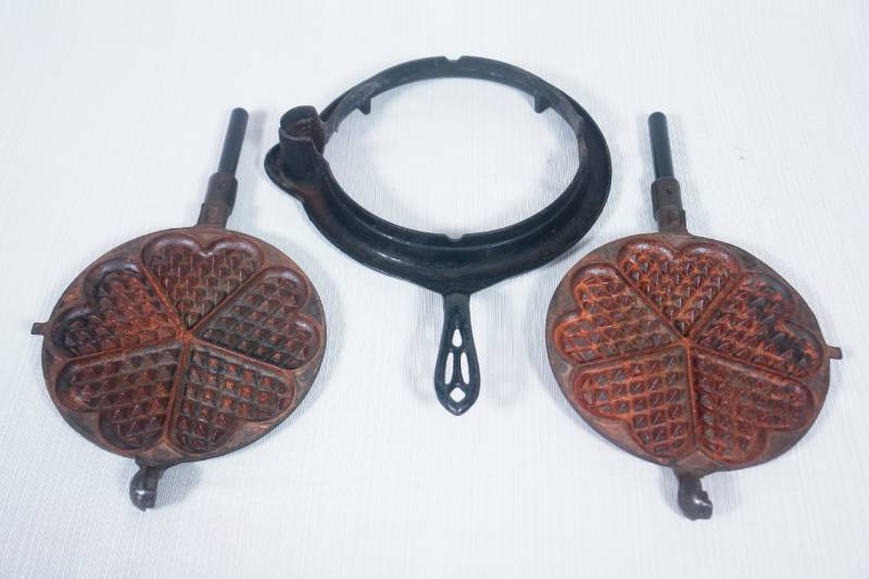 Vintage Eva Denmark Cast Aluminum 5 Heart Waffle Iron Pizelle Cookie Iron