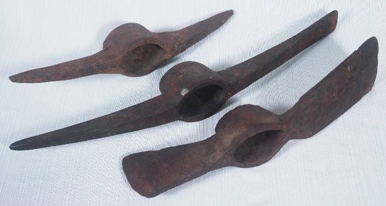 lot 95 image: Three Pick Heads