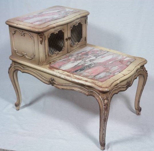 lot 22 image: Vintage Marble End Table