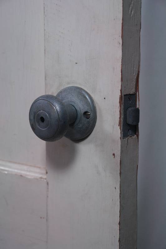 lot 106 image: Wood Door
