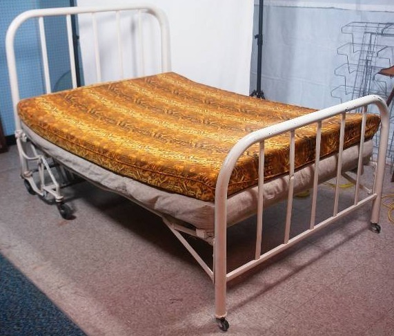 lot 23 image: Fold-Away Bed