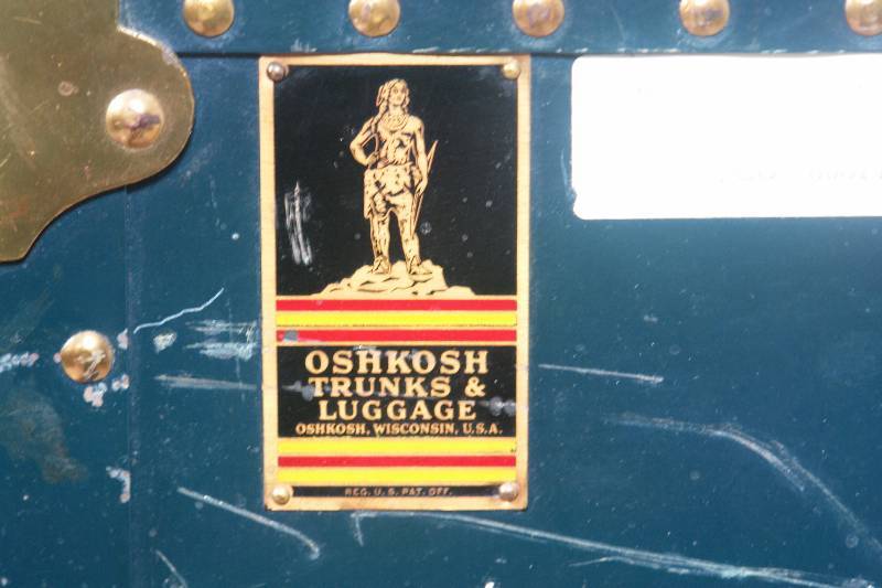 Oshkosh Trunks And Luggage Steamer Trunk Auction
