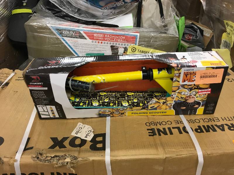 lot 287 image: Minion Folding Scooter, Retail $38.49