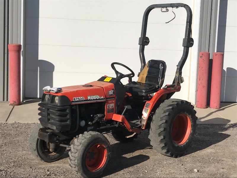lot 1A image: Kubota B7500 Compact Diesel Tractor