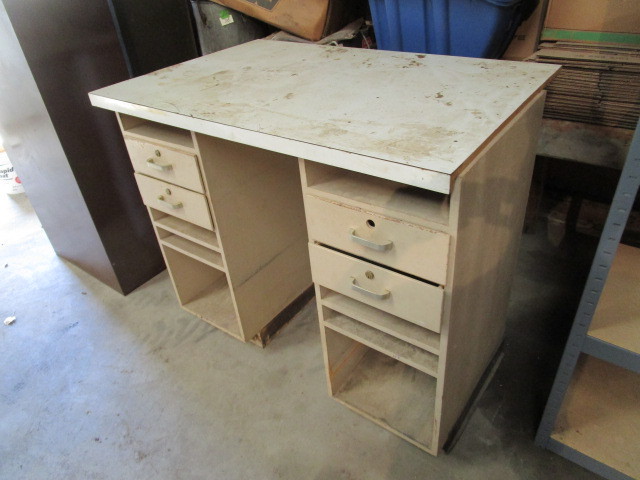 lot 95 image: Garage Storage CabinetsCountertop 4x32x42