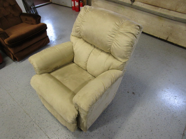 lot 4 image: Microfiber Recliner