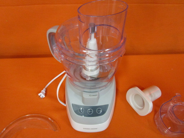 lot 19 image: Black & Decker Food Processor
