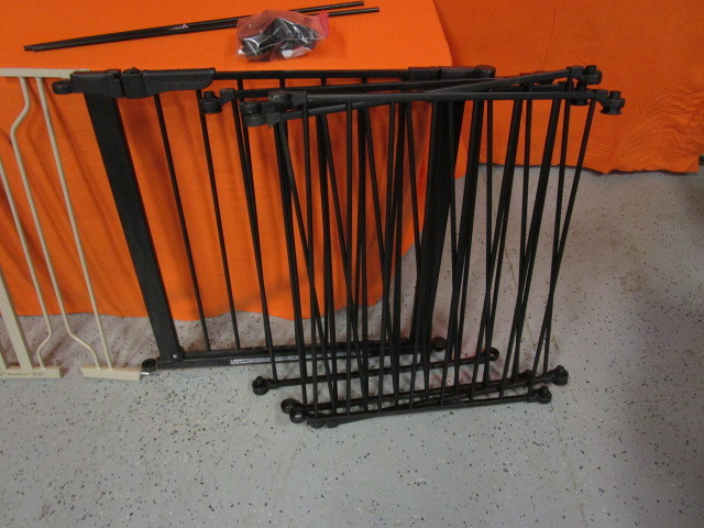 lot 27 image: Baby Gates