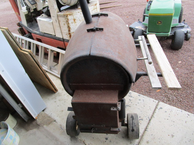 lot 39 image: Smoker