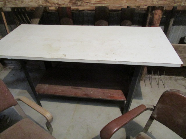 lot 44 image: (2) Chairs & Shop Table 2x5x33