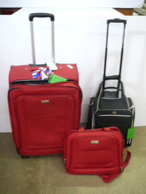 lot 13 image: Luggage
