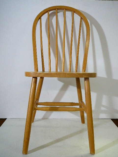lot 16 image: Wooden Chair